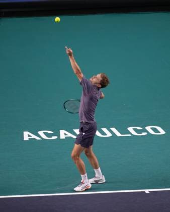 (250227) -- ACAPULCO, Feb. 27, 2025 -- David Goffin of Belgium serves during the men s singles round of 16 match against Ben Shelton of the United States at the 2025 ATP, Tennis Herren Mexican Open tennis tournament in Acapulco, Mexico, Feb. 26, 2025. ) (SP)MEXICO-ACAPULCO-TENNIS-ATP-MEXICAN OPEN-MEN S SINGLES LixMengxin 
