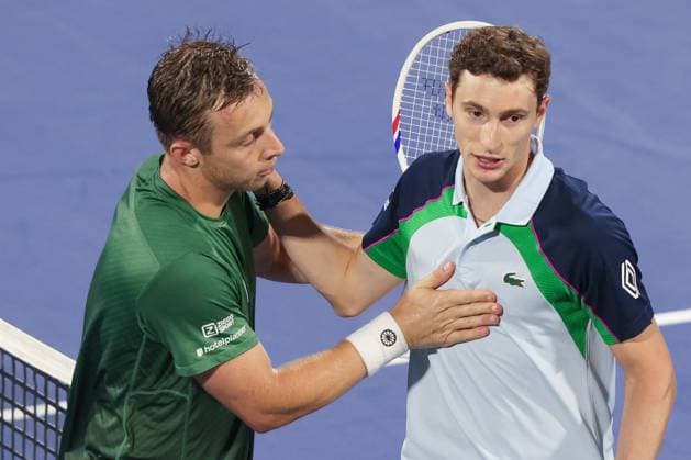 Ugo Humbert congratulates the winner Tallon Griekspoor, Dubai Duty Free Tennis Championships, Dubai, U A E Tennis Dubai Tennis Championships 2025 ATP 500 Dubai Duty Free Tennis Stadium Dubai United Arab Emirates 26 February 2025 Copyright: xJuergenxHasenkopfx