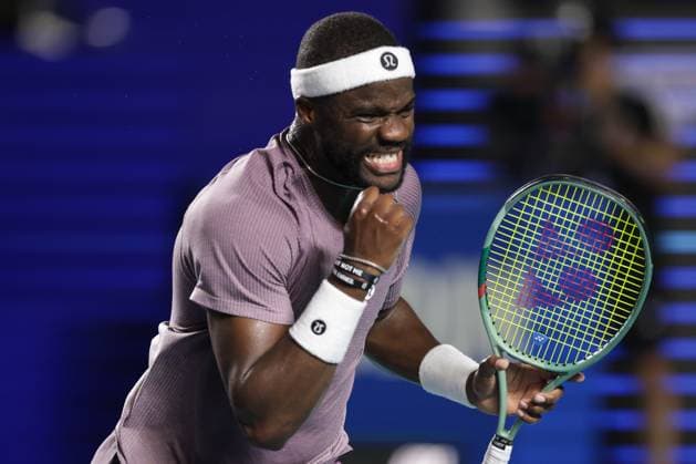 (250227) -- ACAPULCO, Feb. 27, 2025 -- Frances Tiafoe of the United States reacts during the men s singles round of 16 match against Alejandro Davidovich Fokina of Spain at the 2025 ATP, Tennis Herren Mexican Open tennis tournament in Acapulco, Mexico, Feb. 26, 2025. (Photo by Xinhua) (SP)MEXICO-ACAPULCO-TENNIS-ATP-MEXICAN OPEN-MEN S SINGLES FranciscoxCanedo 