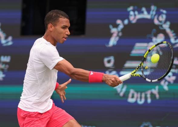 Felix Auger Aliassime CAN , Dubai Duty Free Tennis Championships, Dubai, U A E Tennis Dubai Tennis Championships 2025 ATP 500 Dubai Duty Free Tennis Stadium Dubai United Arab Emirates 27 February 2025 Copyright: xJuergenxHasenkopfx