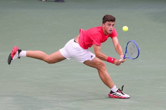 Luca Nardi ITA , Dubai Duty Free Tennis Championships, Dubai, U A E Tennis Dubai Tennis Championships 2025 ATP 500 Dubai Duty Free Tennis Stadium Dubai United Arab Emirates 27 February 2025 Copyright: xJuergenxHasenkopfx