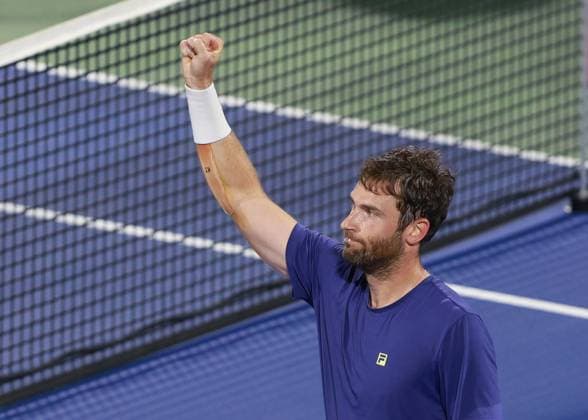 Quentin Halys cheers after the victory, Cheers, Joy, Emotion, Dubai Duty Free Tennis Championships, Dubai, U A E Tennis Dubai Tennis Championships 2025 ATP 500 Dubai Duty Free Tennis Stadium Dubai United Arab Emirates 27 February 2025 Copyright: xJuergenxHasenkopfx