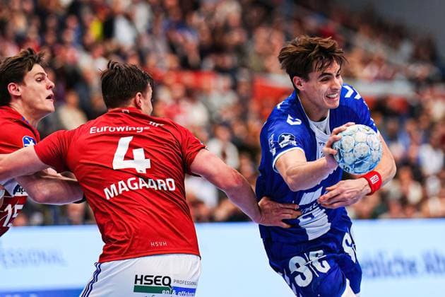 Andreas Magaard Handball Sport Verein Hamburg, 04 , Julian Koester VfL Gummersbach, 07 GER, Handball Sport Verein Hamburg vs VfL Gummersbach, Handball, Bundesliga, Matchday 21, Season 2024 2025, 27 02 2025 GER, Handball Sport Verein Hamburg vs VfL Gummersbach, Handball, Bundesliga, Matchday 21, Season 2024 2025, 27 02 2025 Hamburg Copyright: xEibner-Pressefoto MarcelxvonxFehrnx EP_MFN