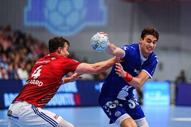 Andreas Magaard Handball Sport Verein Hamburg, 04 , Julian Koester VfL Gummersbach, 07 GER, Handball Sport Verein Hamburg vs VfL Gummersbach, Handball, Bundesliga, Matchday 21, Season 2024 2025, 27 02 2025 GER, Handball Sport Verein Hamburg vs VfL Gummersbach, Handball, Bundesliga, Matchday 21, Season 2024 2025, 27 02 2025 Hamburg Copyright: xEibner-Pressefoto MarcelxvonxFehrnx EP_MFN
