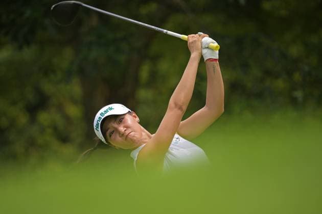 (250228) -- SINGAPORE, Feb. 28, 2025 -- Lydia Ko of New Zealand tees off during the second round of the HSBC Women s Golf World Championship, WM, Weltmeisterschaft held in Singapore s Sentosa Golf Club on Feb. 28, 2025. (Photo by Xinhua) (SP)SINGAPORE-GOLF-WOMEN S WORLD CHAMPIONSHIP ThenxChihxWey 