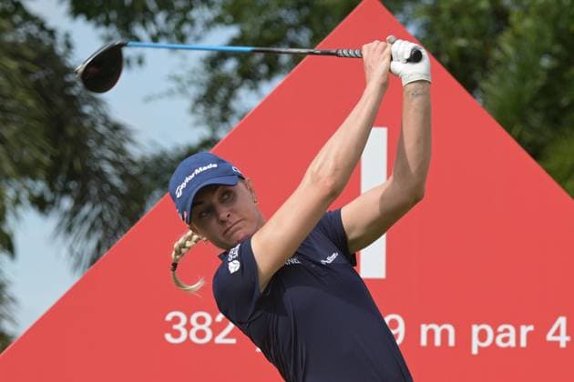 (250228) -- SINGAPORE, Feb. 28, 2025 -- Charley Hull of England tees off during the second round of the HSBC Women s Golf World Championship, WM, Weltmeisterschaft held in Singapore s Sentosa Golf Club on Feb. 28, 2025. (Photo by Xinhua) (SP)SINGAPORE-GOLF-WOMEN S WORLD CHAMPIONSHIP ThenxChihxWey 