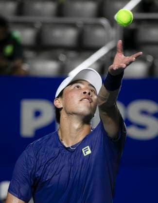 (250228) -- ACAPULCO, Feb. 28, 2025 -- Nakashima Brandon of the United States serves during the singles quarterfinal match against David Goffin of Belgium at the 2025 ATP, Tennis Herren Mexican Open tennis tournament in Acapulco, Mexico, Feb. 27, 2025. ) (SP)MEXICO-ACAPULCO-TENNIS-ATP-MEXICAN OPEN-SINGLES-QUARTERFINAL LixMengxin 