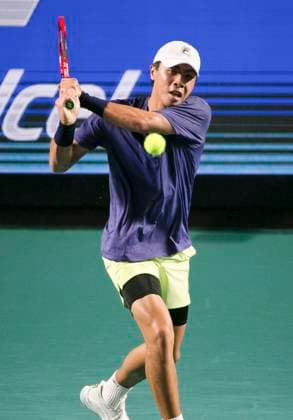 (250228) -- ACAPULCO, Feb. 28, 2025 -- Nakashima Brandon of the United States hits a return during the singles quarterfinal match against David Goffin of Belgium at the 2025 ATP, Tennis Herren Mexican Open tennis tournament in Acapulco, Mexico, Feb. 27, 2025. ) (SP)MEXICO-ACAPULCO-TENNIS-ATP-MEXICAN OPEN-SINGLES-QUARTERFINAL LixMengxin 