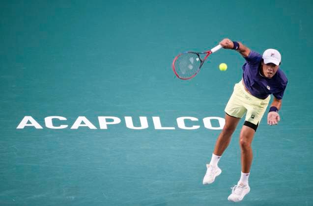 (250228) -- ACAPULCO, Feb. 28, 2025 -- Nakashima Brandon of the United States serves during the singles quarterfinal match against David Goffin of Belgium at the 2025 ATP, Tennis Herren Mexican Open tennis tournament in Acapulco, Mexico, Feb. 27, 2025. ) (SP)MEXICO-ACAPULCO-TENNIS-ATP-MEXICAN OPEN-SINGLES-QUARTERFINAL LixMengxin 