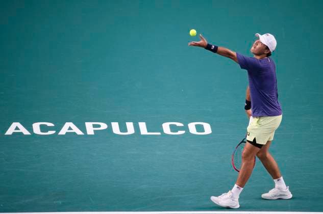 (250228) -- ACAPULCO, Feb. 28, 2025 -- Nakashima Brandon of the United States serves during the singles quarterfinal match against David Goffin of Belgium at the 2025 ATP, Tennis Herren Mexican Open tennis tournament in Acapulco, Mexico, Feb. 27, 2025. ) (SP)MEXICO-ACAPULCO-TENNIS-ATP-MEXICAN OPEN-SINGLES-QUARTERFINAL LixMengxin 