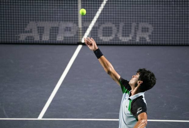(250228) -- ACAPULCO, Feb. 28, 2025 -- Rodrigo Pacheco Mendez of Mexico serves during the singles quarterfinal match against Alejandro Davidovich Fokina of Spain at the 2025 ATP, Tennis Herren Mexican Open tennis tournament in Acapulco, Mexico, Feb. 27, 2025. ) (SP)MEXICO-ACAPULCO-TENNIS-ATP-MEXICAN OPEN-SINGLES-QUARTERFINAL LixMengxin 