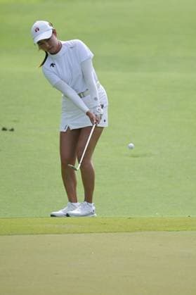 (250228) -- SINGAPORE, Feb. 28, 2025 -- Wang Xinying of China competes during the second round of the HSBC Women s Golf World Championship, WM, Weltmeisterschaft held in Singapore s Sentosa Golf Club on Feb. 28, 2025. (Photo by Xinhua) (SP)SINGAPORE-GOLF-WOMEN S WORLD CHAMPIONSHIP ThenxChihxWey 