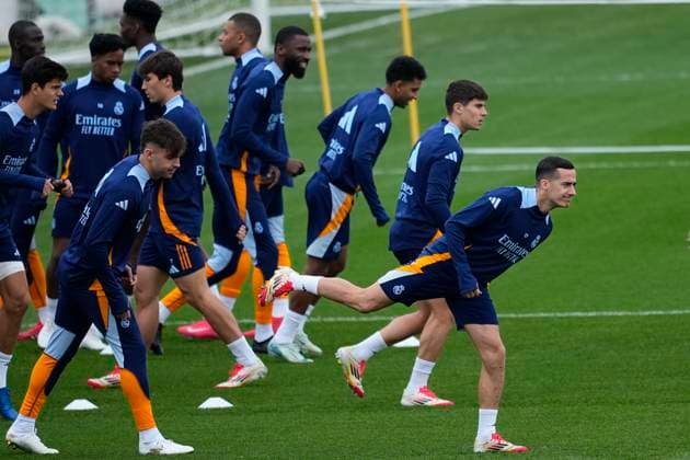 Sport Themen der Woche KW09 Sport Bilder des Tages February 28, 2025, Valdebebas, Madrid, SPAIN: Lucas Vazquez during the training day of Real Madrid ahead the Spanish League, LaLiga EA Sports, football match against Real Betis Balompie at Ciudad Deportiva Real Madrid on February 28, 2024, in Valdebebas, Madrid, Spain. Valdebebas SPAIN - ZUMAa181 20250228_zaa_a181_001 Copyright: xOscarxJ.xBarrosox