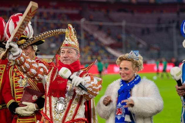 28 02 2025, Soccer 2 Bundesliga, Season 2024 2025, 24 Matchday, Fortuna Duesseldorf SpVgg Greuther Fuerth in the Merkur Spiel Arena in Duesseldorf The Duesseldorf prince and princess are visiting the stadium Important notice According to the regulations of the DFL German Football League and the DFB German Football Association, it is prohibited to to utilize or have utilized photographs taken in the stadium and or of the match in the form of sequential images and or video-like photo series Foto Kirchner Media Thomas Haesler Copyright: xKirchner-Media ThomasxHaeslerx
