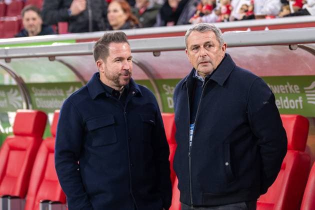 28 02 2025, Soccer 2 Bundesliga, Season 2024 2025, 24 Matchday, Fortuna Duesseldorf SpVgg Greuther Fuerth in the Merkur Spiel Arena in Duesseldorf Christian Weber Fortuna Duesseldorf, Sports Director and Klaus Allofs Fortuna Duesseldorf, Sports Director are waiting to honor two former players Important note According to the regulations of the DFL German Football League and the DFB German Football Association, it is prohibited to use or have used photographs taken in the stadium and or of the game in the form of sequential images and or video-like photo series Photo Kirchner Media Thomas Haesler Copyright: xKirchner-Media ThomasxHaeslerx