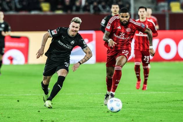 Sports, Football, 2 Bundesliga Season 2024 2025 24 Matchday Fortuna Düsseldorf SpVgg Geruhter Fürth 28 02 2025, MERKUR SPIEL ARENA Felix Klaus SpVgg Greuther Fürth, 30 Jamil Siebert Fortuna Düsseldorf, 20 Düsseldorf MERKUR SPIEL ARENA North Rhine-Westphalia Germany