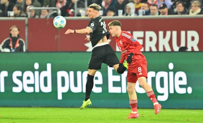 28 02 2025 Soccer season 2024 2025 2 Soccer Bundesliga 24 Matchday Fortuna Düsseldorf F95 SpVgg Greuther Fürth Kleeblatt Sportfoto Zink xwoxzix DFL regulations prohibit any use of photographs as image sequences and or quasi video only for editorial use Felix Klaus 30, SpVgg Greuther Fürth Isak Bergmann Johannesson 8, Fortuna Düsseldorf F95