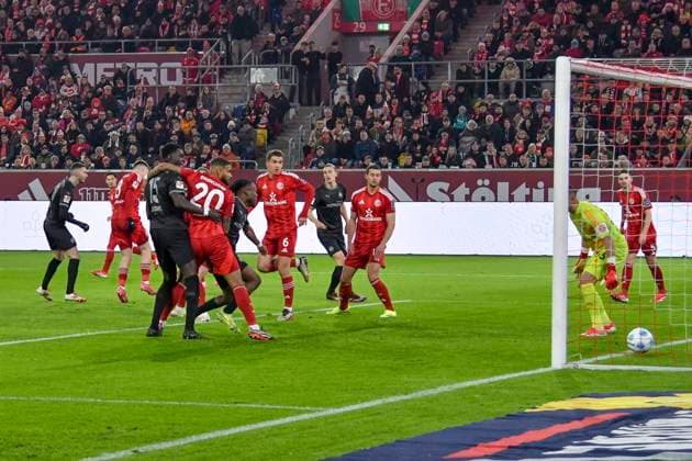 Branimir Hrgota Greuther Fürth Fuerth 10 scores the goal to 1 1 28 02 2025 Soccer Fortuna Duesseldorf vs SpVgg Greuther Fuerth, Merkur Spiel Arena, Duesseldorf, DFB DFL REGULATIONS PROHIBIT ANY USE OF PHOTOGRAPHS AS IMAGE SEQUENCES AND OR QUASI VIDEO Copyright: xpepphotox xHorstxMauelshagenx pep00321, pep_20250228_hm_2341