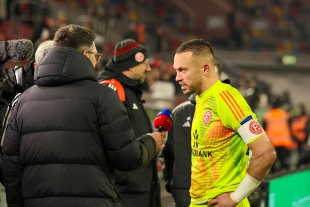 28 02 2025, xfanx, Fußball 2 Bundesliga, Fortuna Duesseldorf SpVgg Greuther Fuerth v l Goalkeeper Florian Kastenmeier Fortuna Duesseldorf disappointed after the defeat against Greuther Fuerth at Sky Interview DFL DFB REGULATIONS PROHIBIT ANY USE OF PHOTOGRAPHS as IMAGE SEQUENCES and or QUASI VIDEO Duesseldorf mfan