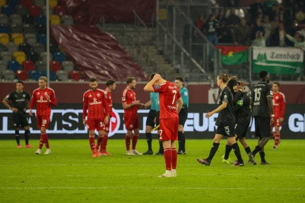 28 02 2025, xfanx, Fußball 2 Bundesliga, Fortuna Duesseldorf SpVgg Greuther Fuerth v l Dzenan Pejcinovic Fortuna Düsseldorf disappoints on the pitch DFL DFB REGULATIONS PROHIBIT ANY USE OF PHOTOGRAPHS as IMAGE SEQUENCES and or QUASI VIDEO Duesseldorf mfan
