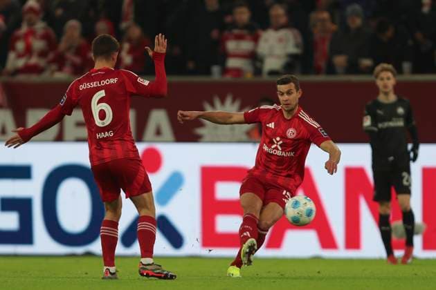 Tim Oberdorf Fortuna Duesseldorf in action, on the ball, single action during the 2 Bundesliga match between Fortuna Duesseldorf and SpVgg Greuther Fürth at Merkur Spiel Arena on February 28, 2025 in Duesseldorf, Germany Photo by Oliver Kaelke DeFodi Images Tim Oberdorf Fortuna Duesseldorf controls the ball during the 2 Bundesliga match between Fortuna Düsseldorf and SpVgg Greuther Fürth at Merkur Spiel Arena on February 28, 2025 in Düsseldorf, Germany Photo by Oliver Kaelke DeFodi Images DFB DFL REGULATIONS PROHIBIT ANY USE OF PHOTOGRAPHS AS IMAGE SEQUENCES AND OR QUASI VIDEO Photo by Oliver Kaelke DeFodi Images