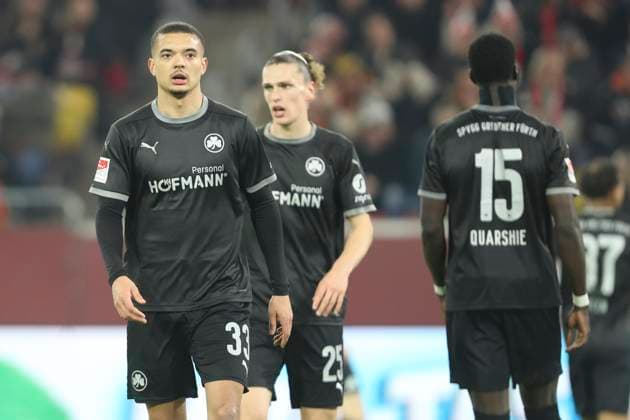 Maximilian Dietz SpVgg Greuther Fürth looks on during the 2 Bundesliga match between Fortuna Düsseldorf and SpVgg Greuther Fürth at Merkur Spiel Arena on February 28, 2025 in Düsseldorf, Germany, Germany Photo by Oliver Kaelke DeFodi Images Maximilian Dietz SpVgg Greuther Fürth looks on during the 2 Bundesliga match between Fortuna Düsseldorf and SpVgg Greuther Fürth at Merkur Spiel Arena on February 28, 2025 in Düsseldorf, Germany Photo by Oliver Kaelke DeFodi Images DFB DFL REGULATIONS PROHIBIT ANY USE OF PHOTOGRAPHS AS IMAGE SEQUENCES AND OR QUASI VIDEO Photo by Oliver Kaelke DeFodi Images