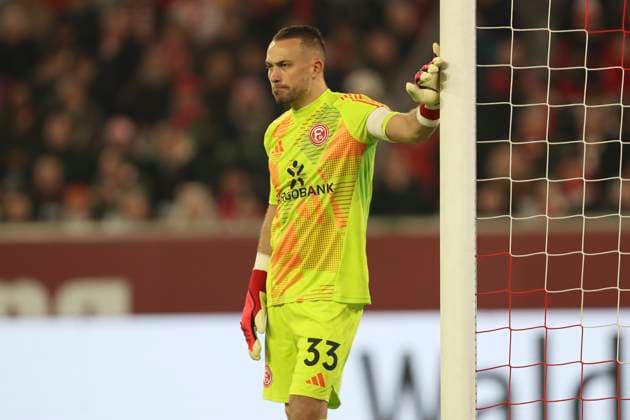 Goalkeeper Florian Kastenmeier Fortuna Duesseldorf looks on during the 2 Bundesliga match between Fortuna Duesseldorf and SpVgg Greuther Fürth at Merkur Spiel Arena on February 28, 2025 in Duesseldorf, Germany, Germany Photo by Oliver Kaelke DeFodi Images Goalkeeper Florian Kastenmeier Fortuna Duesseldorf looks on during the 2 Bundesliga match between Fortuna Düsseldorf and SpVgg Greuther Fürth at Merkur Spiel Arena on February 28, 2025 in Düsseldorf, Germany Photo by Oliver Kaelke DeFodi Images DFB DFL REGULATIONS PROHIBIT ANY USE OF PHOTOGRAPHS AS IMAGE SEQUENCES AND OR QUASI VIDEO Photo by Oliver Kaelke DeFodi Images