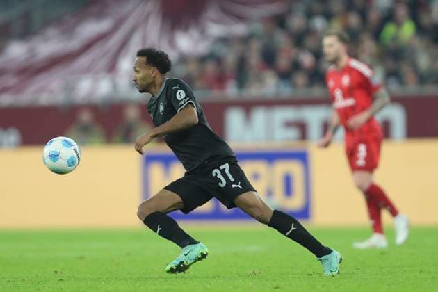 Julian Green SpVgg Greuther Fürth in action, on the ball, individual action during the 2 Bundesliga match between Fortuna Düsseldorf and SpVgg Greuther Fürth at Merkur Spiel Arena on February 28, 2025 in Düsseldorf, Germany Photo by Oliver Kaelke DeFodi Images Julian Green SpVgg Greuther Fürth controls the ball during the 2 Bundesliga match between Fortuna Düsseldorf and SpVgg Greuther Fürth at Merkur Spiel Arena on February 28, 2025 in Düsseldorf, Germany Photo by Oliver Kaelke DeFodi Images DFB DFL REGULATIONS PROHIBIT ANY USE OF PHOTOGRAPHS AS IMAGE SEQUENCES AND OR QUASI VIDEO Photo by Oliver Kaelke DeFodi Images