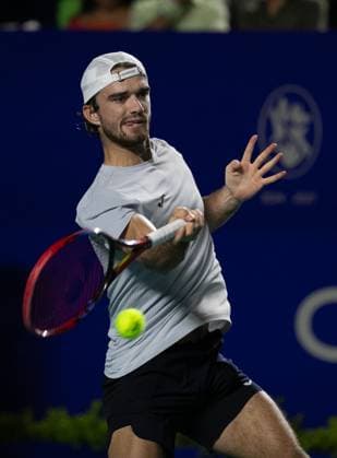 (250301) -- ACAPULCO, March 1, 2025 -- Tomas Machac of the Czech Republic hits a return during the singles semifinal match against Nakashima Brandon of the United States at the 2025 ATP, Tennis Herren Mexican Open tennis tournament in Acapulco, Mexico, Feb. 28, 2025. ) (SP)MEXICO-ACAPULCO-TENNIS-ATP-MEXICAN OPEN-SINGLES-SEMIFINAL LixMengxin 