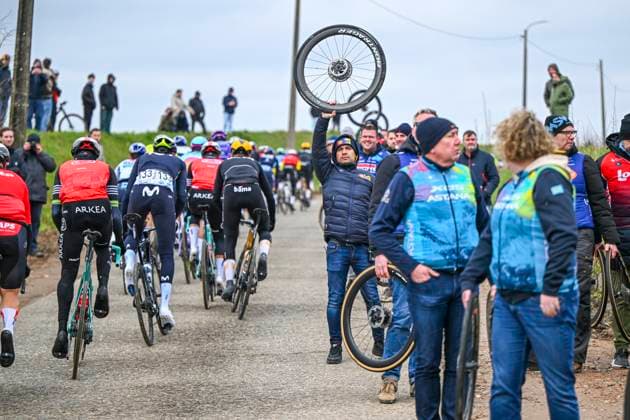 Omloop Het Nieuwsblad 2025 Cycling Race Ninove, Belgium - March 01 : Illustration picture of a Lidl - Trek staff member during the Men Elite UCI World Tour 80th Flanders Classics Omloop Het Nieuwsblad cycling race of 197 kms with start in Ghent and finish in Ninove on March 1, 2025 in Ninove, Belgium, 1 03 2025 ( Motordriver Kenny Verfaillie - Ninove Belgium  Copyright: xVincentxKalutx