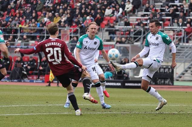 01 03 2025 Soccer Season 2024 2025 2 Soccer Bundesliga 24 Matchday 1 FC Nürnberg FCN Club Hannover 96 H96 Sportfoto Zink DaMa xdaxmax DFL regulations prohibit any use of photographs as image sequences and or quasi video only for editorial use Caspar Jander 20, 1 FC Nürnberg FCN Bartlomiej Wdowik 17, Hannover 96 H96