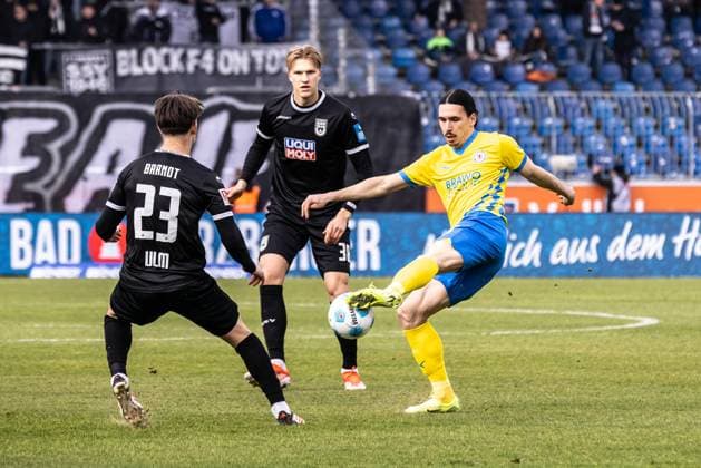 Soccer Men 2 Bundesliga 24 Matchday Season 2024 2025 SSV Ulm 1846 Football vs SV Elversberg 01 03 2025 23 Max Brandt SSV Ulm 1846 Football , 38 Luka Hyryläinen SSV Ulm 1846 Football , 9 Rayan Philippe Eintracht Braunschweig DFL regulations prohibit any use of photographs as image sequences and or quasi video Braunschweig Eintracht Stadion Niedersachsen Germany
