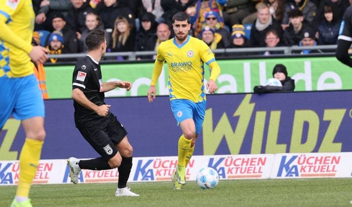 Eintracht BS vs SSV Ulm 1846 Braunschweig, 01 03 2025, Soccer, Season 24 25, 2 Bundesliga, 24 Matchday, Eintracht Braunschweig vs SSV Ulm 1846, Picture shows Fabio Di Michele Sanchez BTSV, 22 Braunschweig