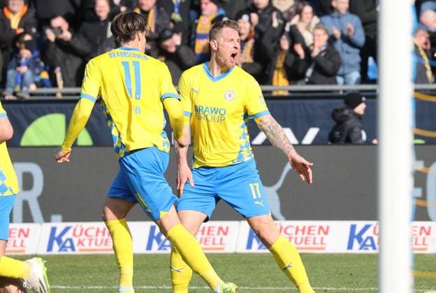 Eintracht BS vs SSV Ulm 1846 Braunschweig, 01 03 2025, Soccer, Season 24 25, 2 Bundesliga, 24 Matchday, Eintracht Braunschweig vs SSV Ulm 1846, Picture shows jubilation at Braunschweig over the goal to 1 1 by Sebastian Polter BTSV, 17 Braunschweig