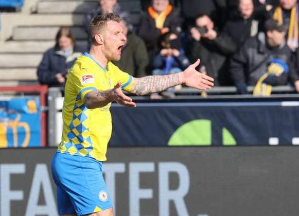 Eintracht BS vs SSV Ulm 1846 Braunschweig, 01 03 2025, Soccer, Season 24 25, 2 Bundesliga, 24 Matchday, Eintracht Braunschweig vs SSV Ulm 1846, Picture shows jubilation at Braunschweig over the goal to 1 1 by Sebastian Polter BTSV, 17 Braunschweig
