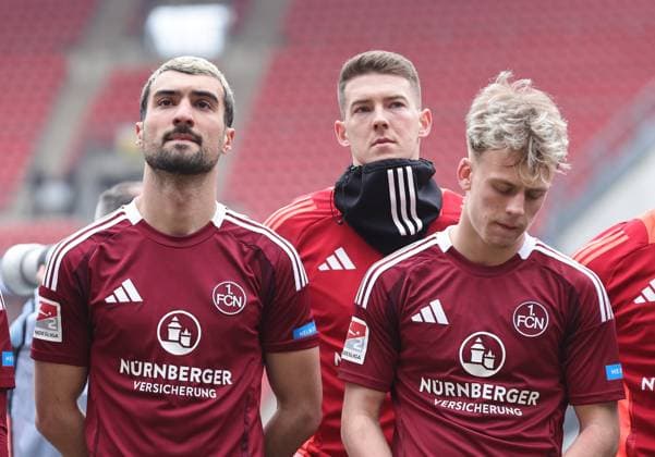 01 03 2025 Soccer Season 2024 2025 2 Soccer Bundesliga 24 Matchday 1 FC Nürnberg FCN Club Hannover 96 H96 Sportfoto Zink DaMa xdaxmax DFL regulations prohibit any use of photographs as image sequences and or quasi video only for editorial use Mahir Emreli 30, 1 FC Nürnberg FCN Florian Flick 6, 1 FC Nürnberg FCN Tim Janisch 32, 1 FC Nürnberg FCN disappointed Disappointment after the end of the match