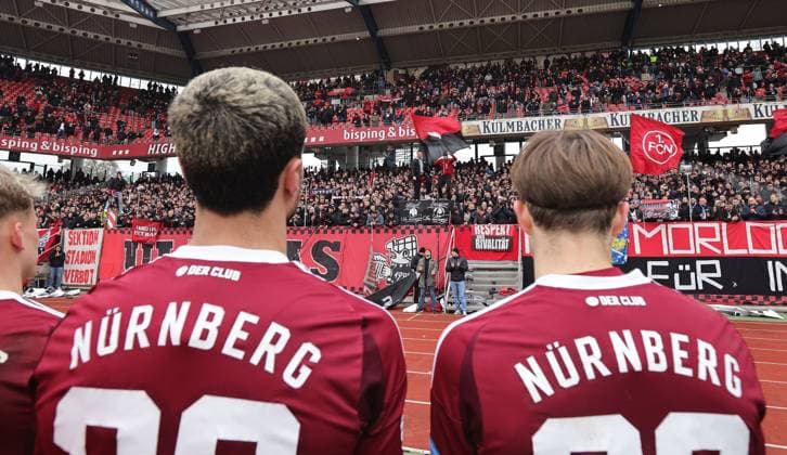 01 03 2025 Soccer Season 2024 2025 2 Soccer Bundesliga 24 Matchday 1 FC Nürnberg FCN Club Hannover 96 H96 Sportfoto Zink DaMa xdaxmax DFL regulations prohibit any use of photographs as image sequences and or quasi video only for editorial use Mannschaft Team des FCN enttäuscht Entäuschung nach Spielende bei Clubfan Clubfans FCN Fans Fans Fans