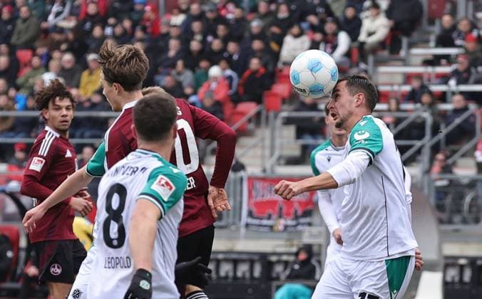 01 03 2025 Soccer Season 2024 2025 2 Soccer Bundesliga 24 Matchday 1 FC Nürnberg FCN Club Hannover 96 H96 Sportfoto Zink DaMa xdaxmax DFL regulations prohibit any use of photographs as image sequences and or quasi video only for editorial use Caspar Jander 20, 1 FC Nürnberg FCN Bartlomiej Wdowik 17, Hannover 96 H96