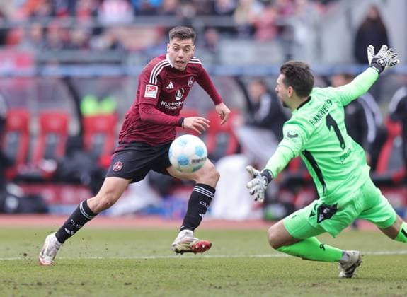 01 03 2025 Soccer Season 2024 2025 2 Soccer Bundesliga 24 Matchday 1 FC Nürnberg FCN Club Hannover 96 H96 Sportfoto Zink DaMa xdaxmax DFL regulations prohibit any use of photographs as image sequences and or quasi video only for editorial use Stefanos Tzimas 9, 1 FC Nürnberg FCN mit Torschuss gg Ron Robert Zieler 1, Hannover 96 H96