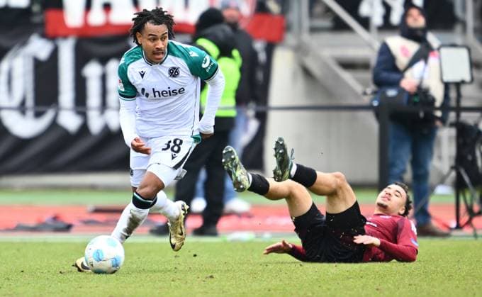 01 03 2025 Soccer Season 2024 2025 2 Soccer Bundesliga 24 Matchday 1 FC Nürnberg FCN Club Hannover 96 H96 Sportfoto Zink xwoxzix DFL regulations prohibit any use of photographs as image sequences and or quasi video only for editorial use Monju Thaddäus Thaddaeus Momuluh 38, Hannover 96 H96 Rafael Lubach 18, 1 FC Nürnberg FCN