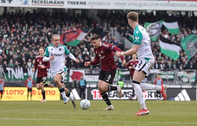 01 03 2025 Soccer season 2024 2025 2 Soccer Bundesliga 24 Matchday 1 FC Nürnberg FCN Club Hannover 96 H96 Sportfoto Zink DaMa xdaxmax DFL regulations prohibit any use of photographs as image sequences and or quasi video only for editorial use Stefanos Tzimas 9, 1 FC Nürnberg FCN im Angriff gg Lars Gindorf 25, Hannover 96 H96 Josh Knight 2, Hannover 96 H96