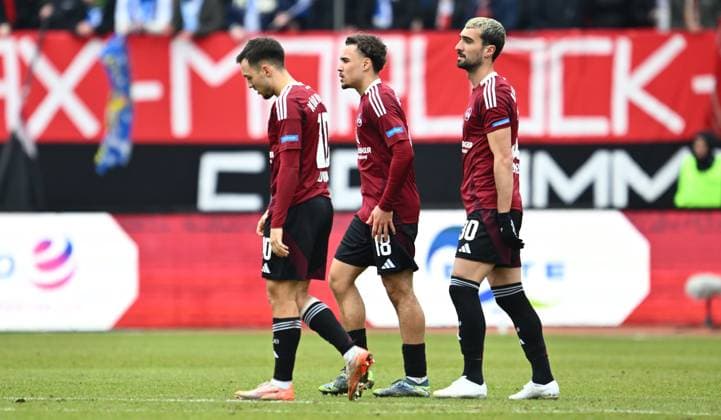 01 03 2025 Soccer season 2024 2025 2 Soccer Bundesliga 24 Matchday 1 FC Nürnberg FCN Club Hannover 96 H96 Sportfoto Zink xwoxzix DFL regulations prohibit any use of photographs as image sequences and or quasi video only for editorial use Julian Justvan 10, 1 FC Nürnberg FCN Rafael Lubach 18, 1 FC Nürnberg FCN Mahir Emreli 30, 1 FC Nürnberg FCN disappointed Disappointment after the end of the match