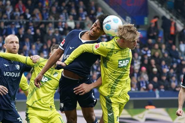 Sport Themen der Woche KW09 Fussball, 1.BL Saison 2024 2025 VfL Bochum- TSG 1899 Hoffenheim , Vonovia Ruhrstadion, bernardo fernandes da silva vFL Bochum, max mooerstedt *** Football, 1 BL season 2024 2025 VfL Bochum TSG 1899 Hoffenheim , Vonovia Ruhrstadion, bernardo fernandes da silva vFL Bochum, max mooerstedt
