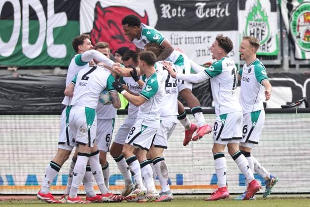 Hannover celebrates after scoring the winning goal to make it 1-2 in the second round match of the 2024 2025 season between 1 FC Nuremberg and Hannover 96 1-2 in Nuremberg 01 03 2025