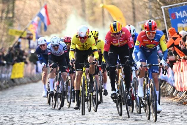 Omloop Het Nieuwsblad 2025 Cycling Race Ninove, Belgium - March 01 : Van Aert Wout (BEL) of Team Visma - Lease a Bike in action during the Men Elite UCI World Tour 80th Flanders Classics Omloop Het Nieuwsblad cycling race of 197 kms with start in Ghent and finish in Ninove on March 1, 2025 in Ninove, Belgium, 1 03 2025 ( Motordriver Kenny Verfaillie - Ninove Belgium  Copyright: xVincentxKalutx