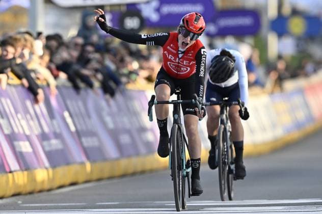 Belgian Lotte Claes of Arkea - B&B Hotels Women wins ahead of Polish Aurela Nerlo of Winspace Orange Seal in the women s one-day cycling race Omloop Het Nieuwsblad (UCI World Tour), 137,9km from Gent to Ninove, Saturday 01 March 2025. DIRKxWAEM  x113858226x