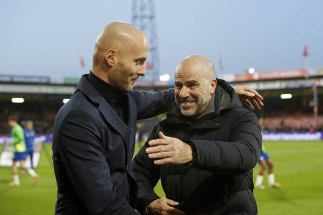 DEVENTER - (l-r) Go Ahead Eagles coach Paul Simonis, PSV Eindhoven coach Peter Bosz during the Dutch Eredivisie match between Go Ahead Eagles and PSV at De Adelaarshorst on March 1, 2025 in Deventer, Netherlands. ANP BART STOUTJESDIJK Dutch Eredivisie 2024 25 xVIxANPxSportx xxANPxIVx 521252895 originalFilename: 521252895.jpg