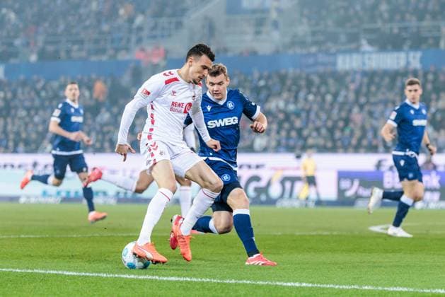 2 Soccer Bundesliga, Karlsruher SC 1 FC Köln 01 03 2025 duel Dejan Ljubicic 1 FC Köln, 7 , Lasse Günther Karlsruher SC, 29 2 Soccer Bundesliga, Karlsruher SC 1 FC Köln, Karlsruhe, BBBank Wildpark am 01 03 2025 DFL REGULATIONS PROHIBIT ANY USE OF PHOTOGRAPHS AS IMAGE SEQUENCES AND OR QUASI VIDEO Copyright: xBEAUTIFULxSPORTS Wunderlx