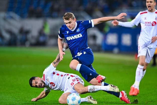 Lasse Guenther Karlsruher SC and Jusuf Gazibegovic 1 FC Koeln battle for the ball during the 2 Bundesliga match between Karlsruher SC and 1 FC Koeln at BBBank Wildpark on March 01, 2025 in Karlsruhe, Germany, Germany Photo by DeFodi Silas Schüller Lasse Guenther Karlsruher SC and Jusuf Gazibegovic 1 FC Koeln battle for the ball during the 2 Bundesliga match between Karlsruher SC and 1 FC Köln at BBBank Wildpark on March 1, 2025 in Karlsruhe, Germany Photo by DeFodi Silas Schüller DFB DFL REGULATIONS PROHIBIT ANY USE OF PHOTOGRAPHS AS IMAGE SEQUENCES AND OR QUASI VIDEO Photo by Silas Schueller DeFodi Images