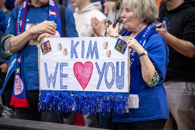 Sign with KIM WE LOVE YOU Kim Oszvald Renkem at the farewell ceremony in Stuttgart GER, Allianz MTV Stuttgart SC Potsdam, Volleyball Bundesliga, VBL, 2024 2025 season, 01 03 2025 GER, Allianz MTV Stuttgart SC Potsdam, Volleyball Bundesliga, VBL, 2024 2025 season, 01 03 2025 Stuttgart Copyright: xSandyxDinkelackerx EP_SDR